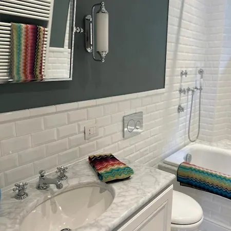 Nyaraló Luxury In In A 5 Bed Front