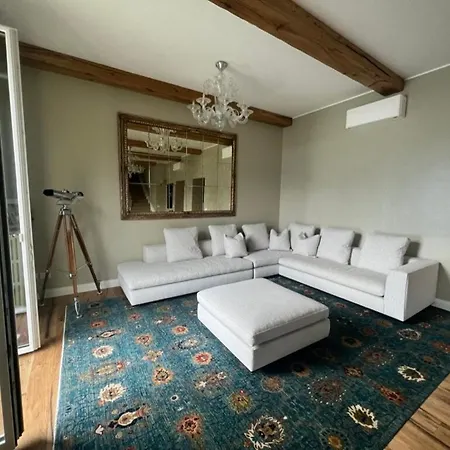 Nyaraló Luxury In In A 5 Bed Front