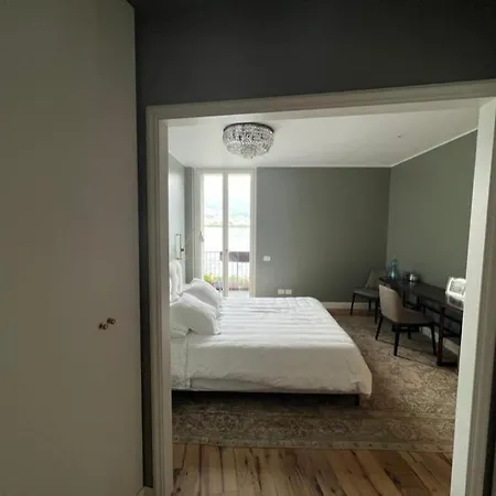 Luxury In In A 5 Bed Front