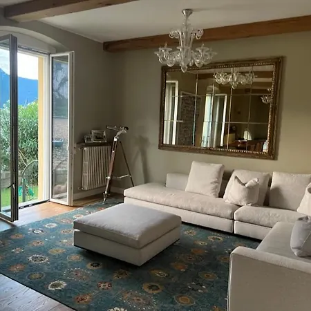 Luxury In In A 5 Bed Front * Valmadrera