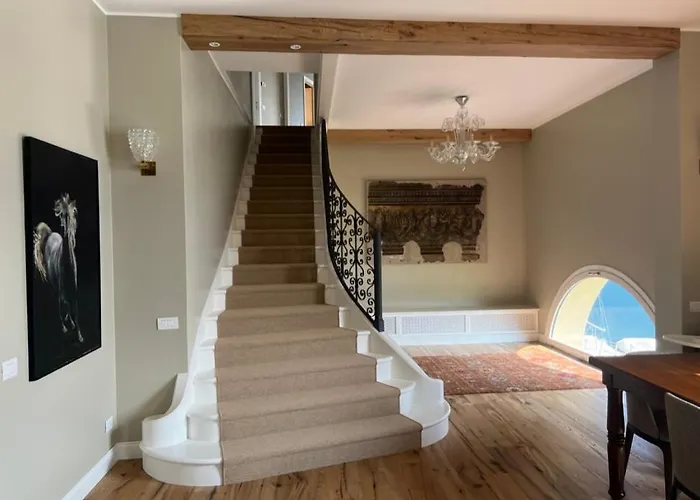 בית נופש Luxury In In A 5 Bed Front ואלמדררה