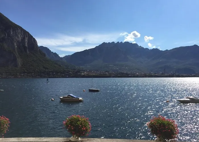 בית נופש Luxury In In A 5 Bed Front ואלמדררה