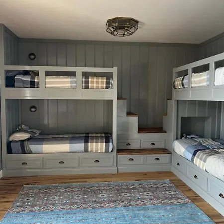 Luxury In In A 5 Bed Front * 발마드레라