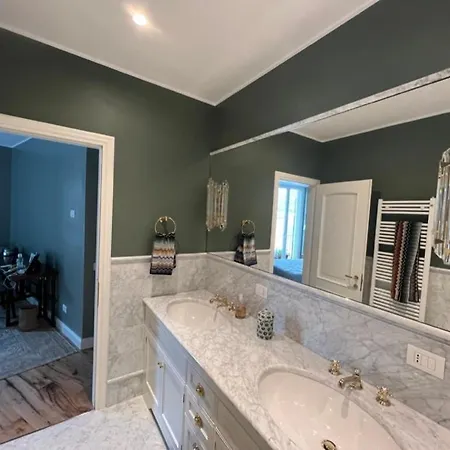 Luxury In In A 5 Bed Front Holiday home *